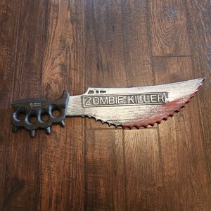 Zombie killer Halloween knife